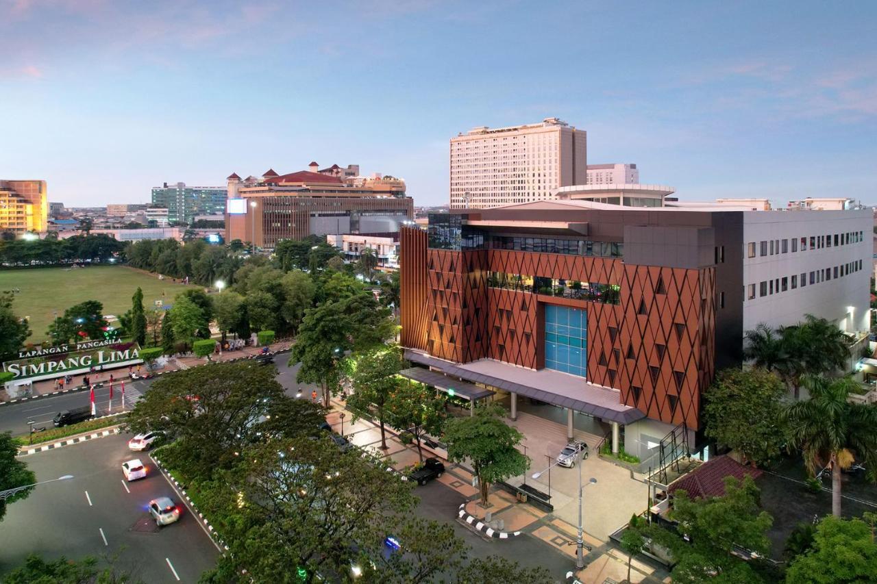 Hotel Ibis Styles Semarang Simpang Lima Esterno foto