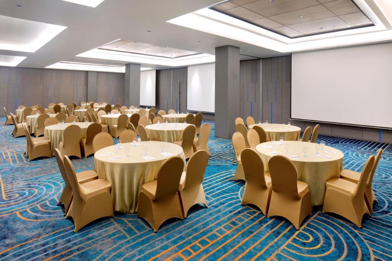 Hotel Ibis Styles Semarang Simpang Lima Esterno foto