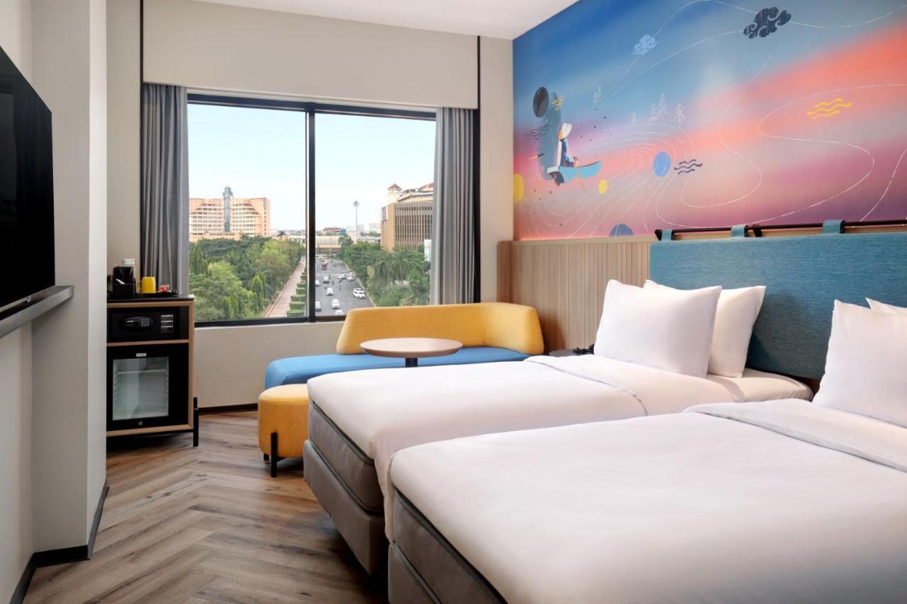 Hotel Ibis Styles Semarang Simpang Lima Esterno foto