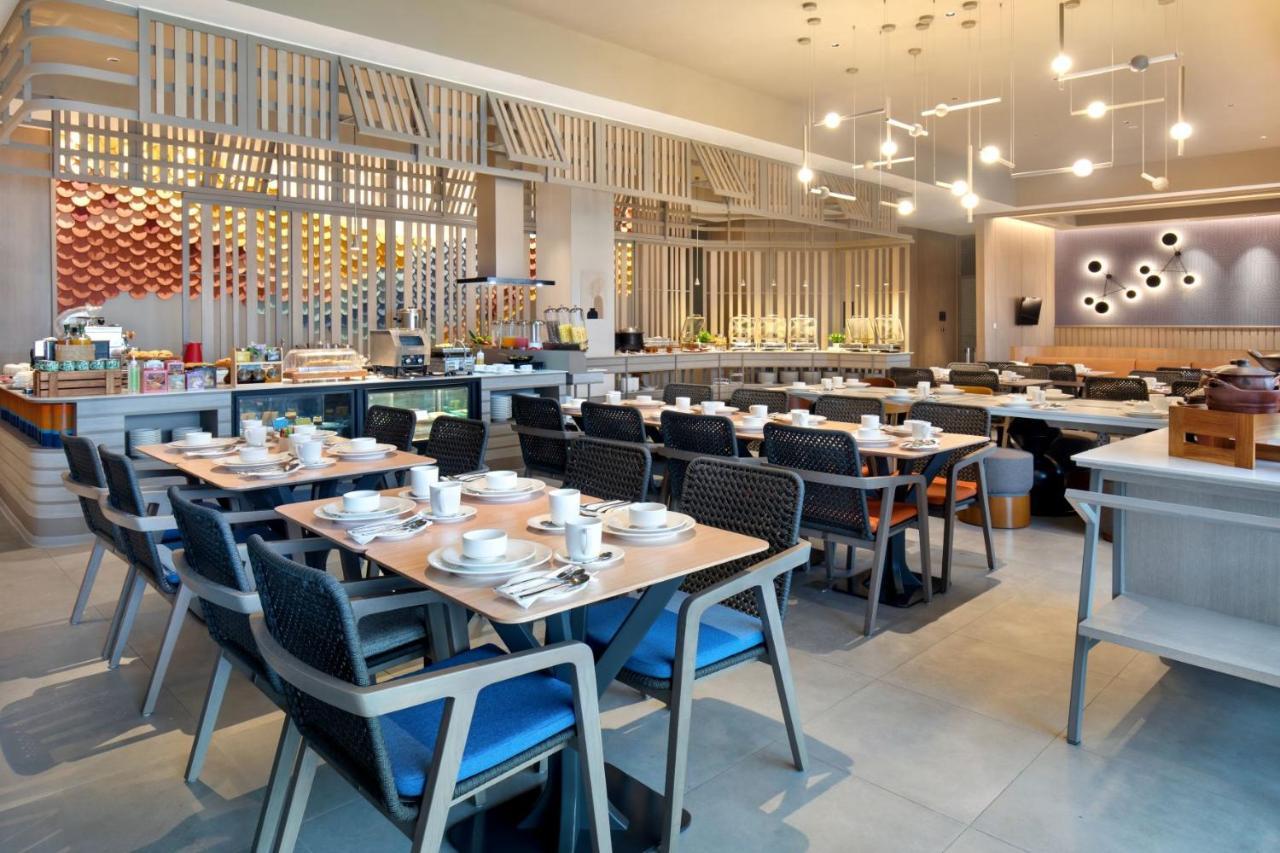 Hotel Ibis Styles Semarang Simpang Lima Esterno foto