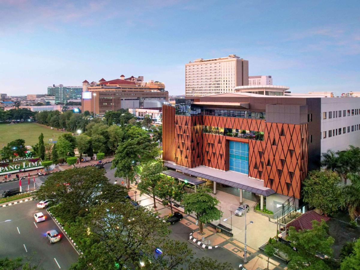 Hotel Ibis Styles Semarang Simpang Lima Esterno foto
