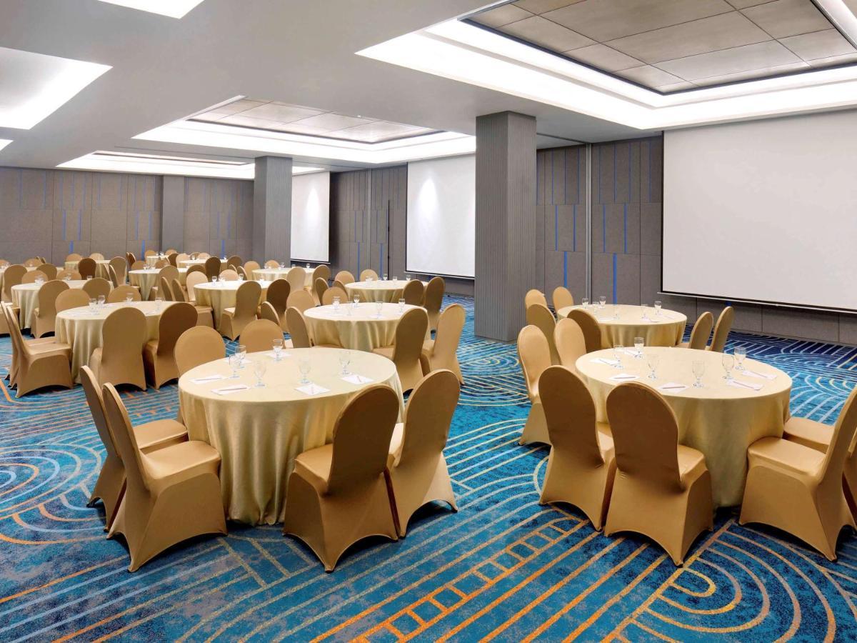 Hotel Ibis Styles Semarang Simpang Lima Esterno foto
