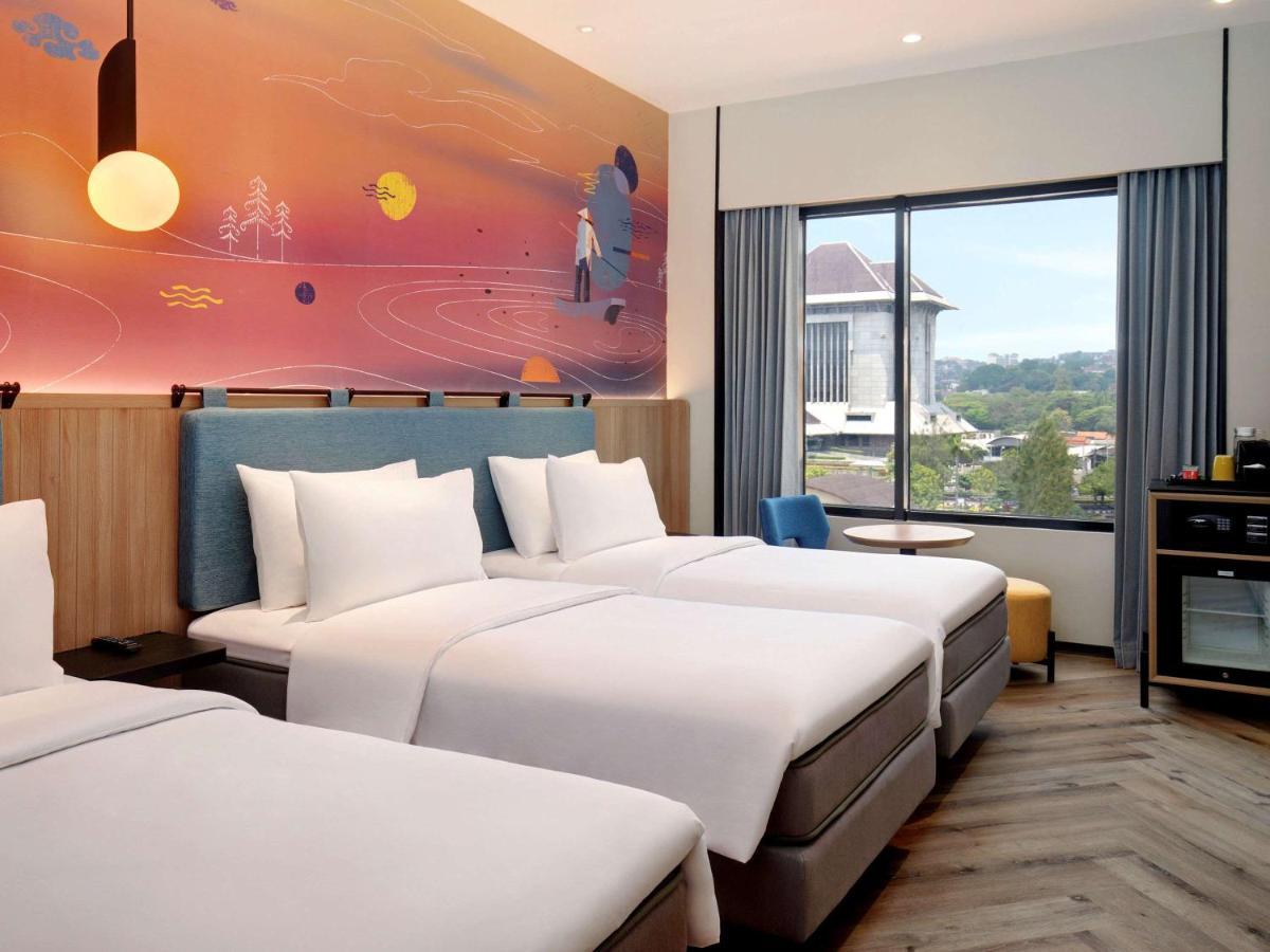 Hotel Ibis Styles Semarang Simpang Lima Esterno foto