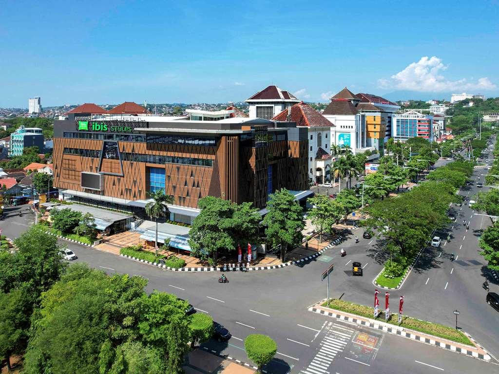 Hotel Ibis Styles Semarang Simpang Lima Esterno foto